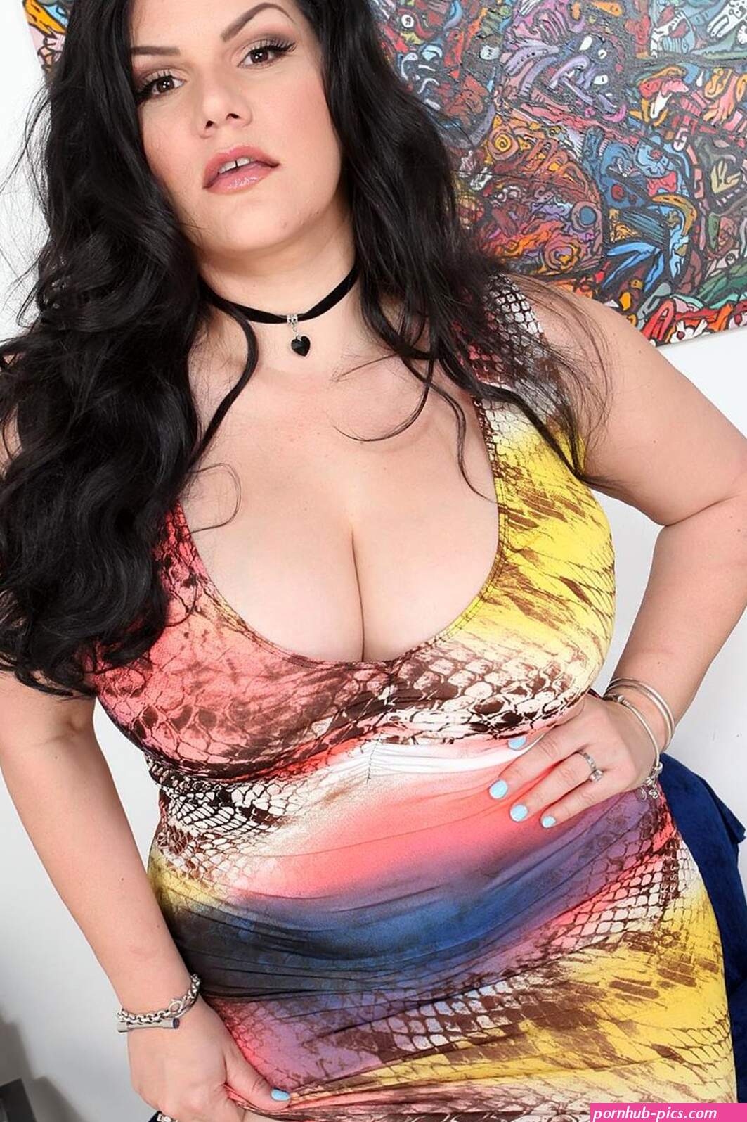 Latina Angelina Castro takes off her sexy Dress