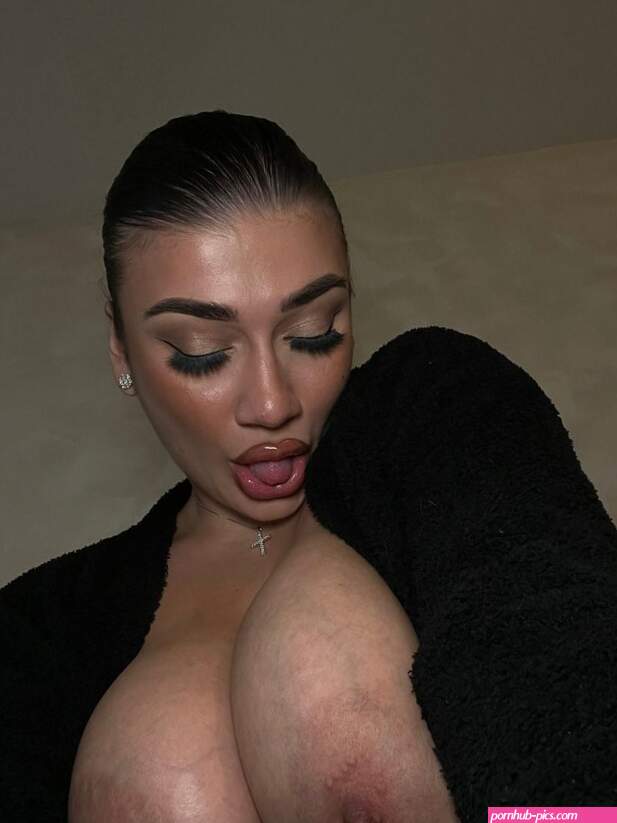 FeetBySvett Svett Naakte Gelekte OnlyFans Foto 72