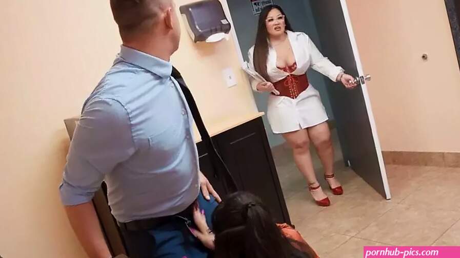 Geile collegas een lesje leren. Tokyo Lynn Tokyo Leigh Brazzers