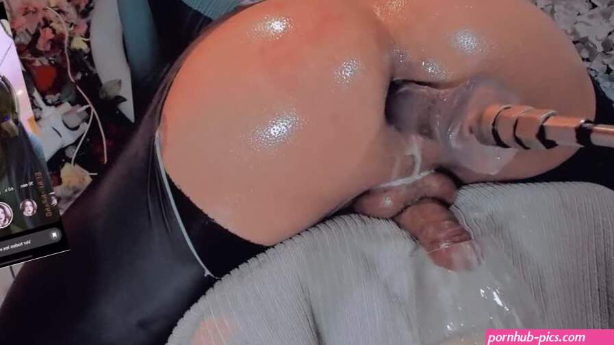 Trans Ass Being Fucked By Her Dildo Machine