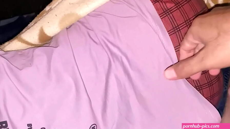 Une belle-sur indienne mignonne baise dans une couchette de luniversité