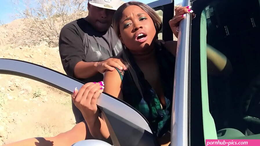 Uber driver picks up sexy teen and fucks her in public