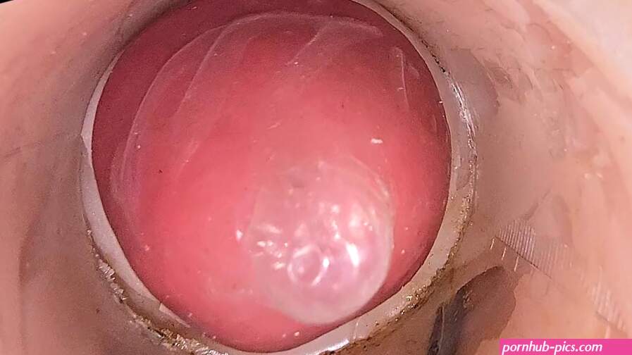 The camera in the deep pussy records a huge ejaculation of sperm into the condom Vidéos Porno