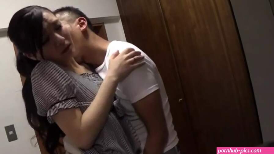 Fuck The Housewife In Her Home