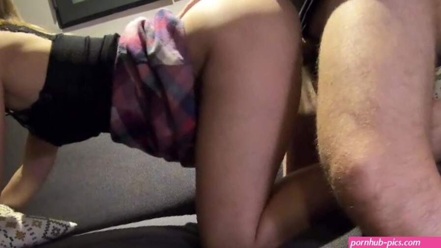 Fucking on couch. Real homemade amateur sex tape