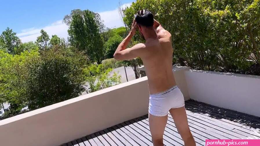 Hot Fitness Guy Wakes up ready for public nudity and edging masturbation