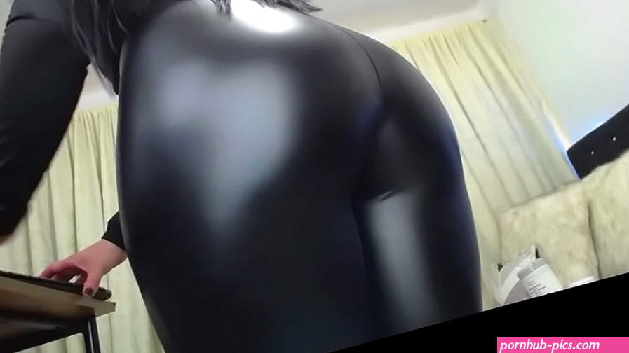 Shiny leggings