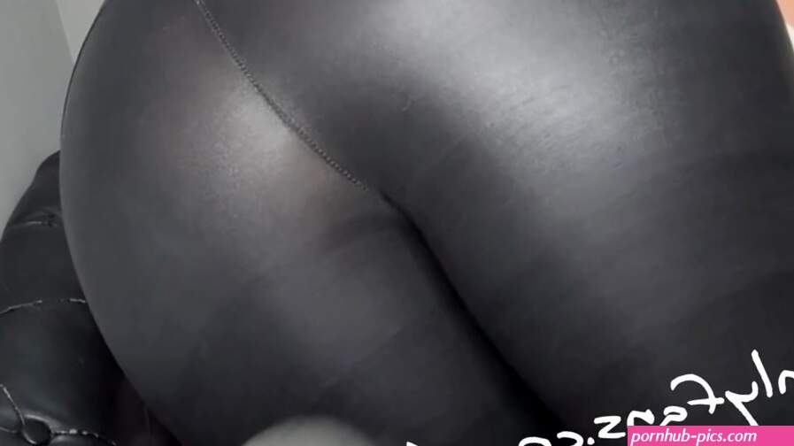 Milf Shiny leggings worship