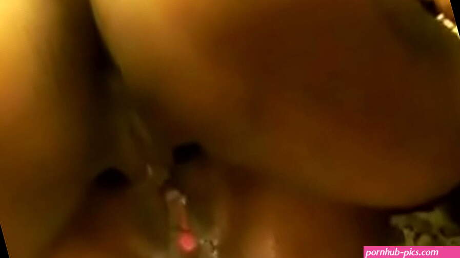 Guy makes her squirt in her friends Pussy