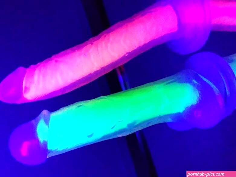 7 Radiant Glow-in-the-Dark Dildos to Try!