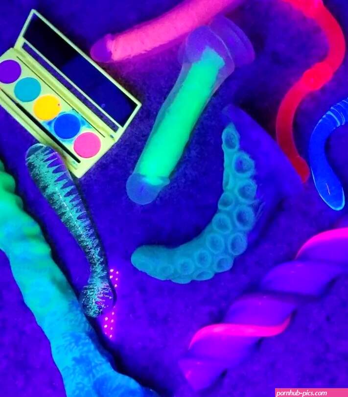7 Radiant Glow-in-the-Dark Dildos to Try!