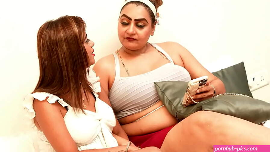 Huge Boobs Two Indian Aunty had rough sex and satisfied each other in Hindi Audio