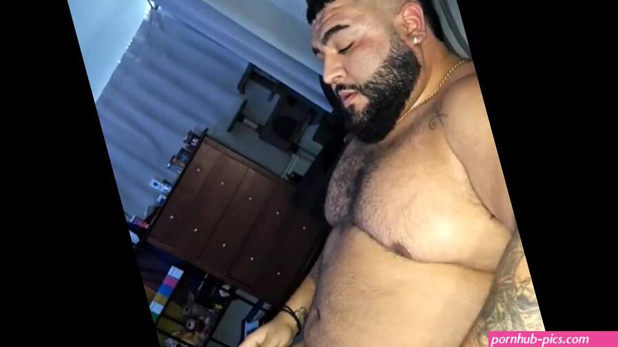 Chubby guy fucks his sex doll