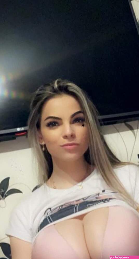LoreanOfficial Naked Photos