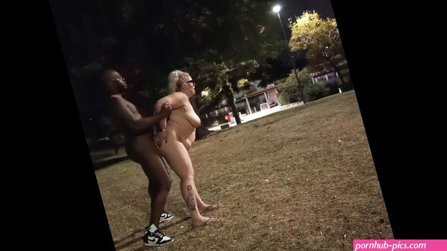 Exhibitionist BBW Stripped Nude for Public Park Fuck with BBC. BadBlondieMonroe
