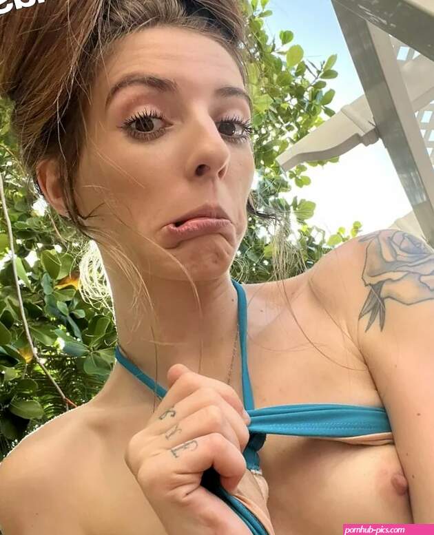 Sneakyfannss Nude OnlyFans Leak Picture MKAVwABsm2