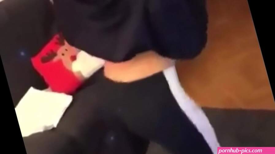 Young bubble booty thatll turn a straight or DL out