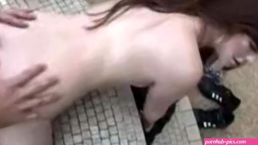 Skinny amateur slut fucked outside in the hottub