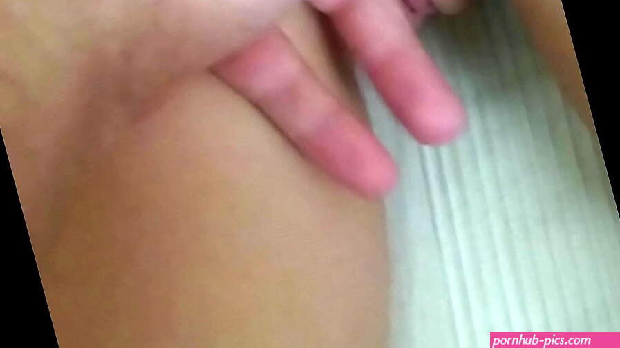 19yo hot girlfriend pussy fingering from back