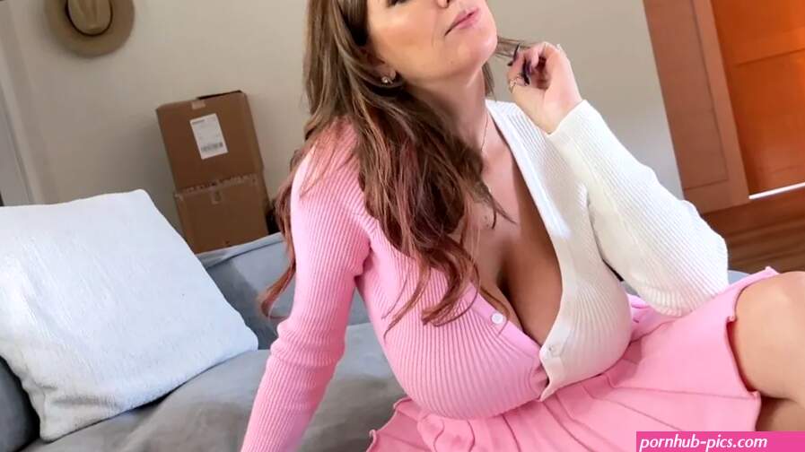 My best friend doesnt know i fucked his mom daily