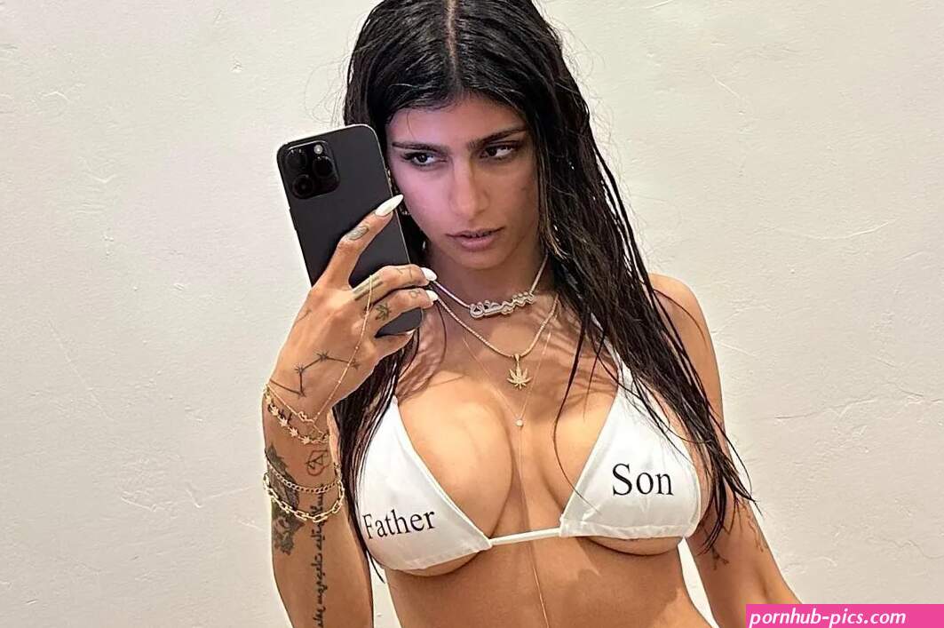 Porn star Mia Khalifa exposes OnlyFans DMs where she degrades men who ask for nudes