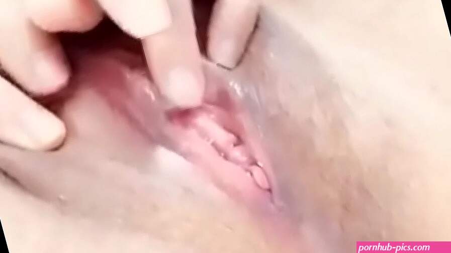 Spreading her wet pussy and clit rubbing homemade closeup