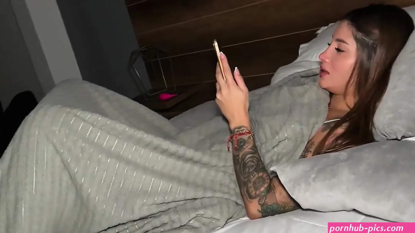 I Caught My Stepmom Masturbating And We Had Sex While Daddy Was Not At Home Porn Videos