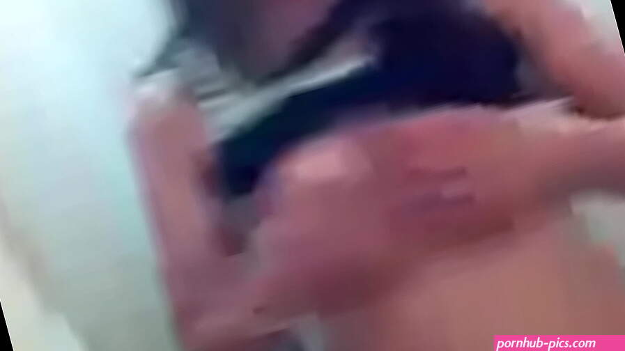 Tunisian girl showing her tits