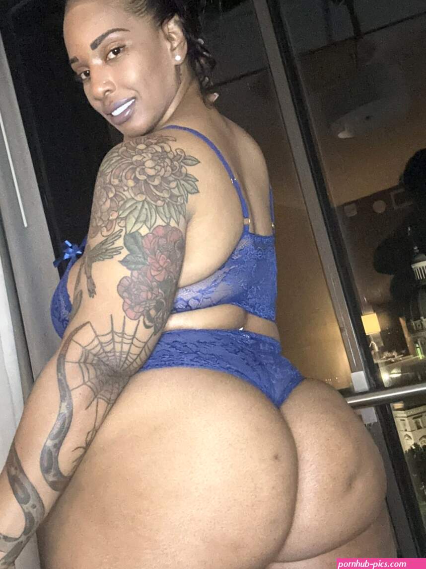Sexy Thick Mixed ebony mature
