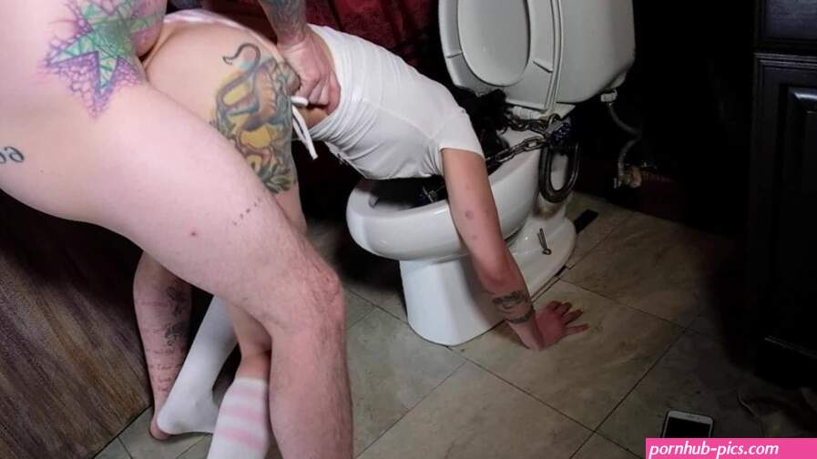 freds toilet