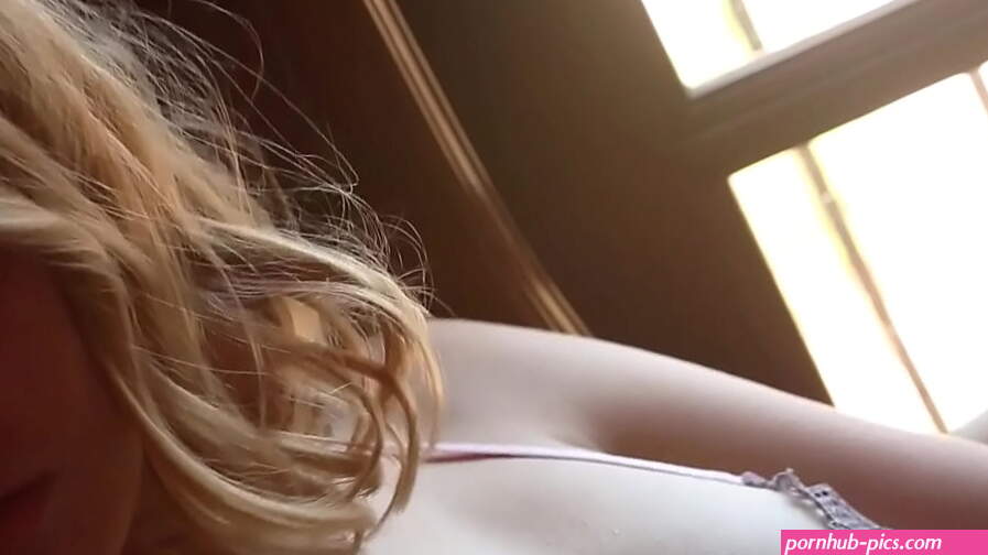 Watch this adorable 18yearold blonde masturbate to an orgasm
