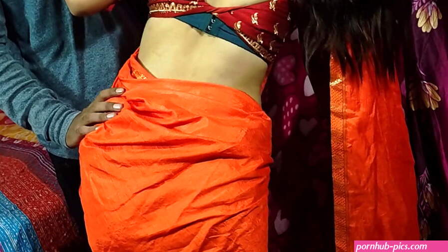 Cute Saree Bhabhi Gets Naughty With Her Devar For Rough Hard Anal Sex After Ice Massage