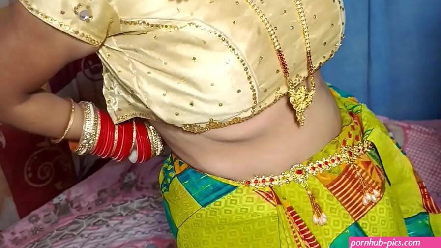 Desi hot Indian bhabhi beutifull saree sex xxx