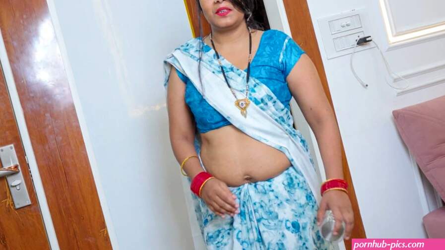 Indian Blowjob In Saree Porn Videos: 720p HD XXX 2026