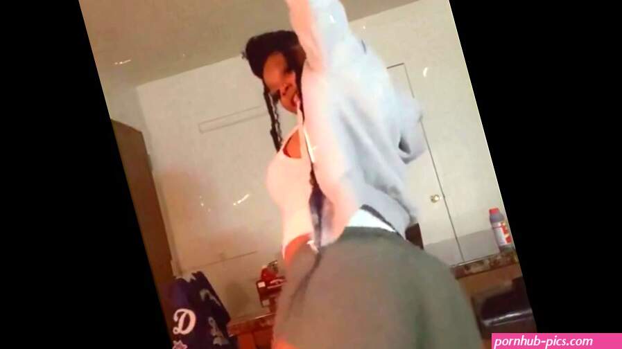 Fat pussy twerking boyshorts