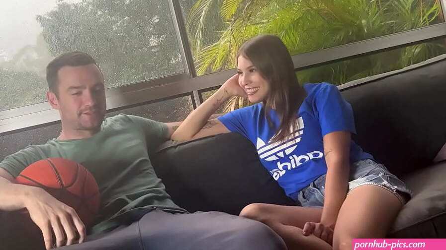 Girlfriend Happy to Cheat After Boyfriend Loses Bet