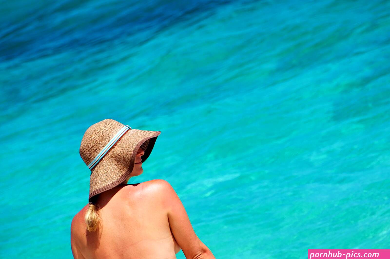 shan nude beach photos