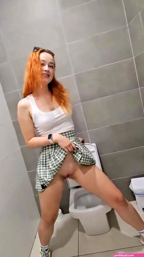 Meando en baños pblicos con mi amiga sexual! con Sheril Hanna Manfoma Sheril Hanna Manfoma por Sheryl X Sinclair: Video Porno Desnuda Vter Falda Pelirrojas Lesbianas