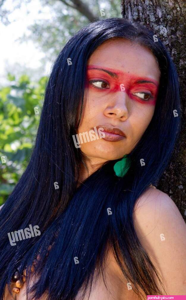 Amazonas tribe woman -Fotos und -Bildmaterial in hoher Auflsung