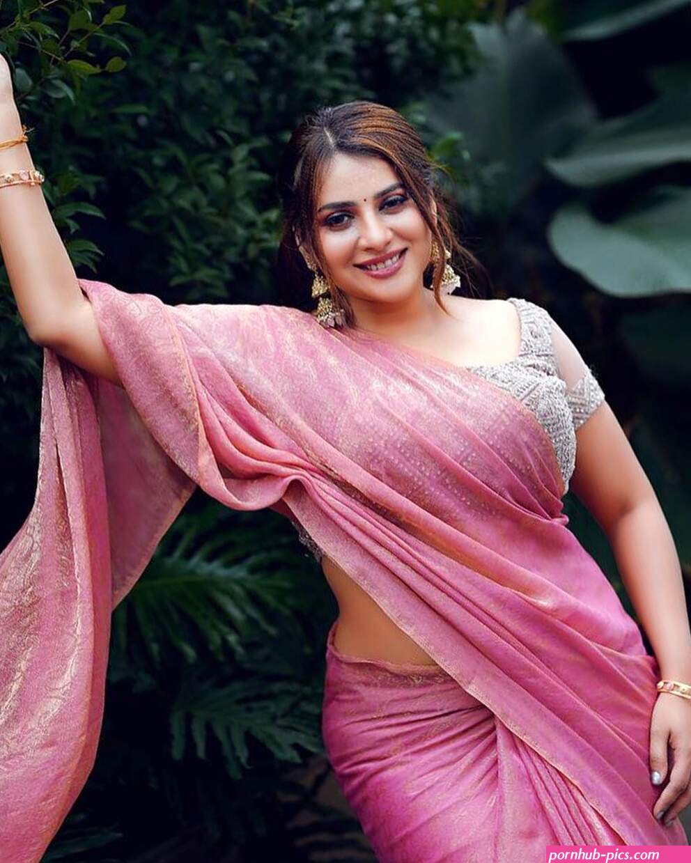 Anna Reshma Rajan Hot Look In Pink Saree In 2024 Beautiful Women 21120