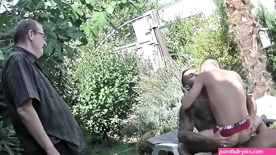 Nick Pseas Fucked Bareback in the Gardne by Viktor Rom: Gay Amateur Amateur Porn