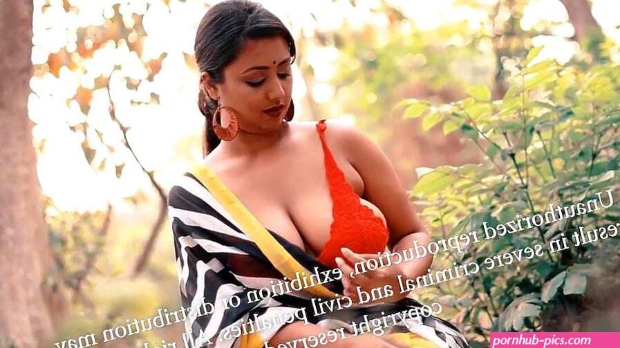 saree: Big Tits Asian Solo Porn