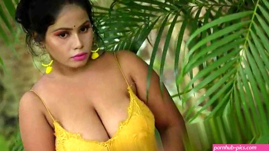 sreetama boobs