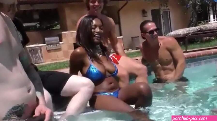 Free Ebony Daya Knights Pool Party Turns Blowjob Orgy Porn Video
