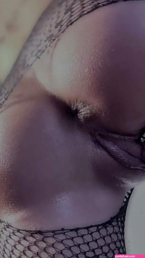 Giant Dildo And Fuck Machine In Action! Watch This Stunning Tattooed Beauty Take A Massive Cock-Sized Toy As The Relentless Machine Pounds Her Tight Little Pussy Into Submission! Her Moans Get Louder