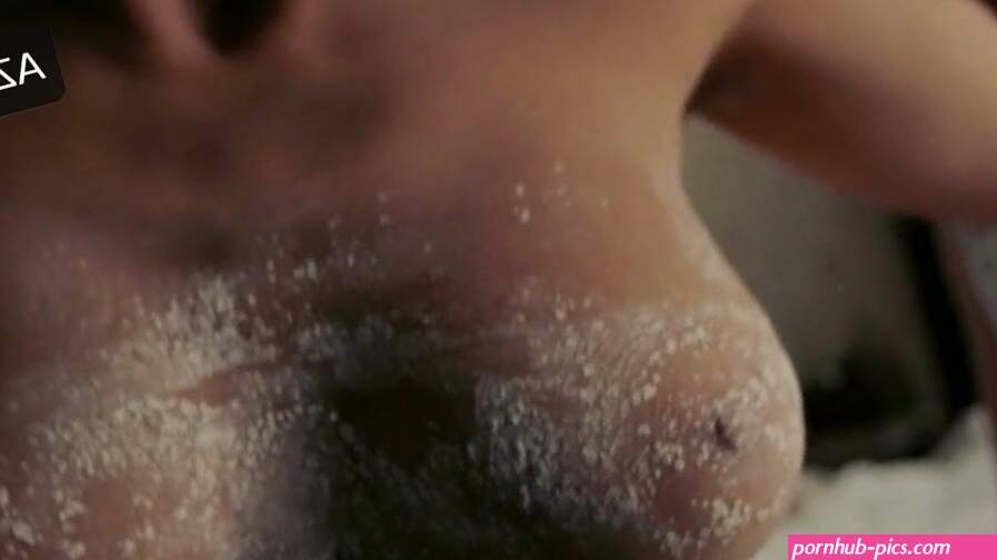 Salma Hayek Breasts clip in Frida