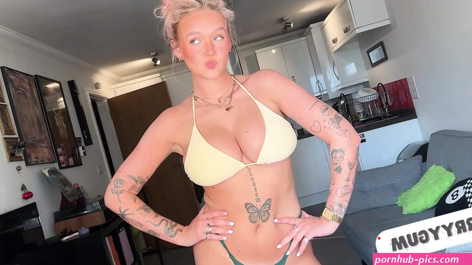 Nude Bikini Haul Porn Videos: UHD 4K 2160p XXX 2026