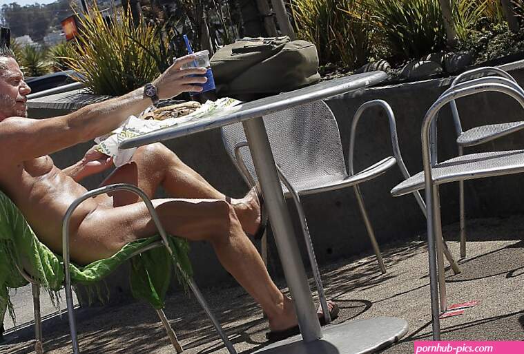 S.F. barely passes public-nudity ban