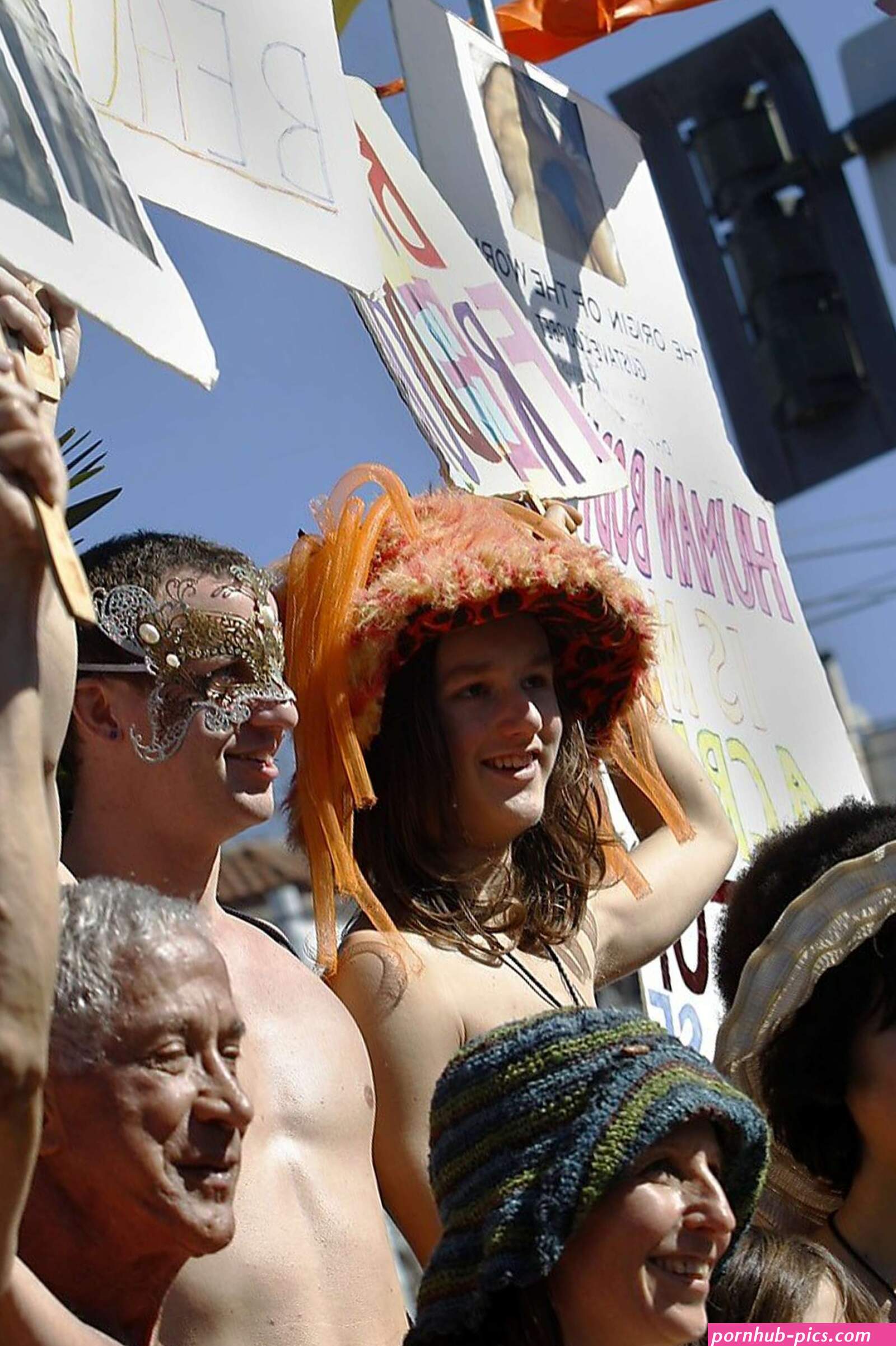 Nudity on display in S.F. Valentines Day parade