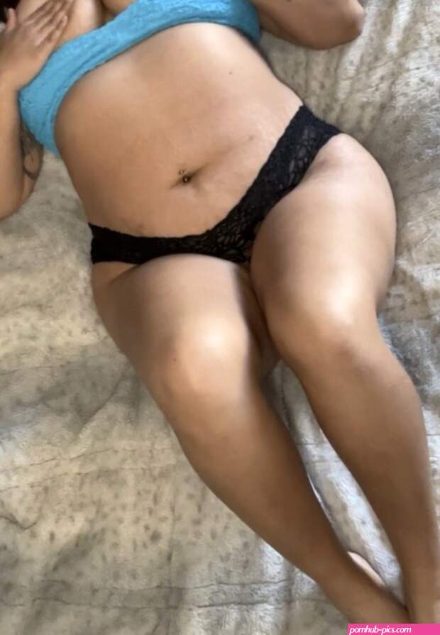 Latina M.I.L.F Body to start your week off!